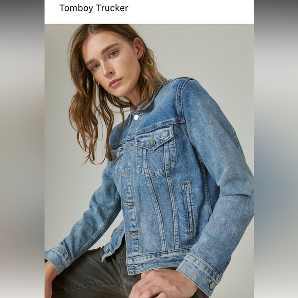 Lucky Brand Jackets & Blazers - Lucky Brand Women’s Tomboy Trucker Blue Jean Jacket Size Medium Great Condition